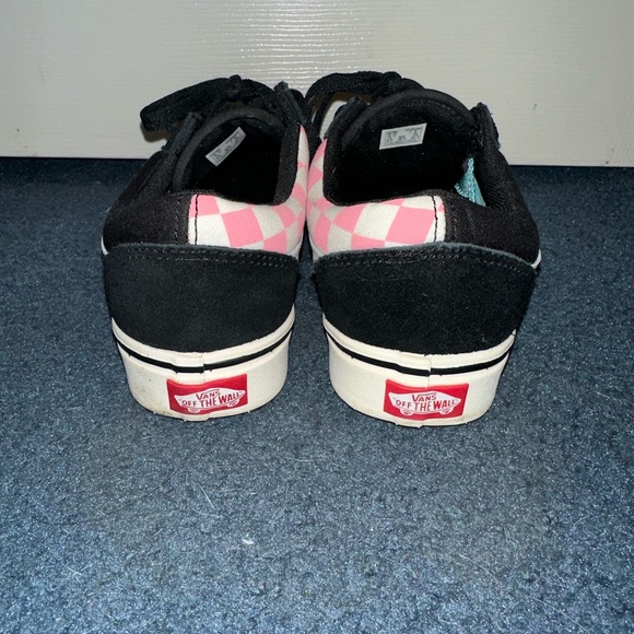 VANS - Picture 5 of 6